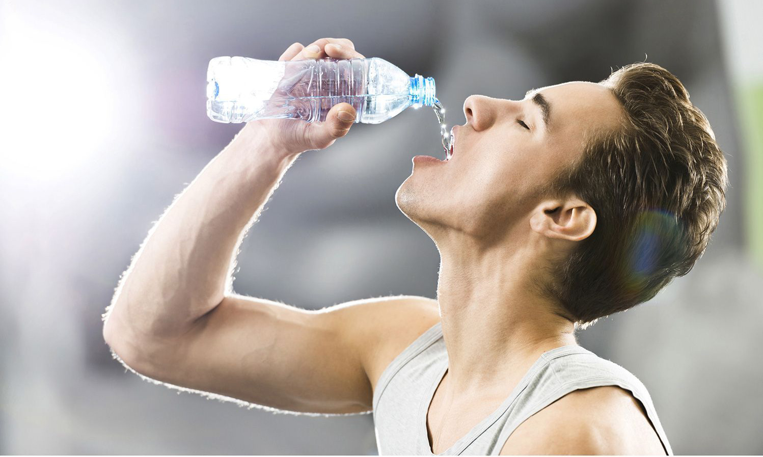 Uống nước như thế nào là đúng cách khi chạy bộ