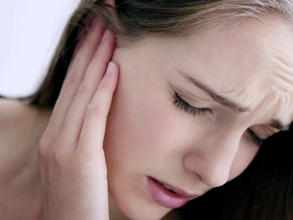 Chữa u tai, đau tai chỉ với 1 vài cách bấm huyệt đơn giản